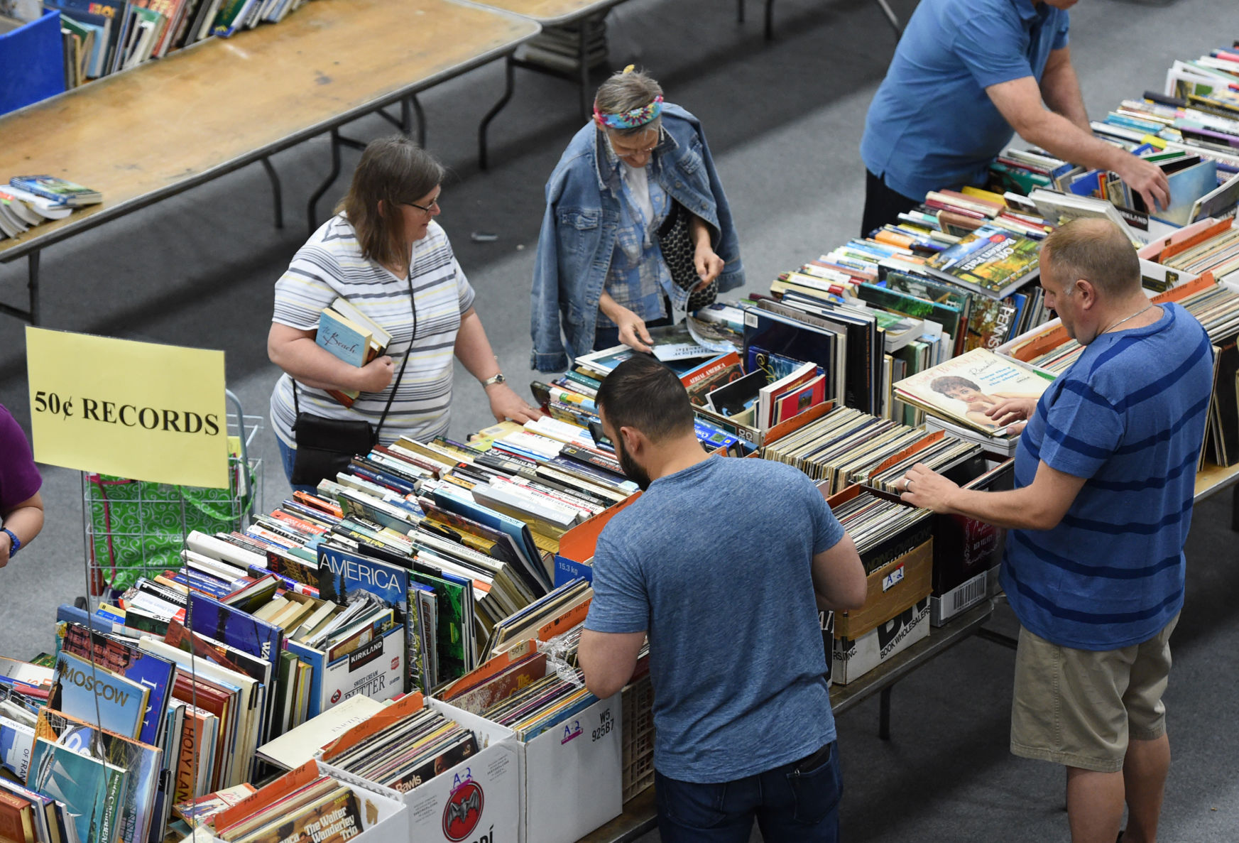 Book_Sale_005.jpg